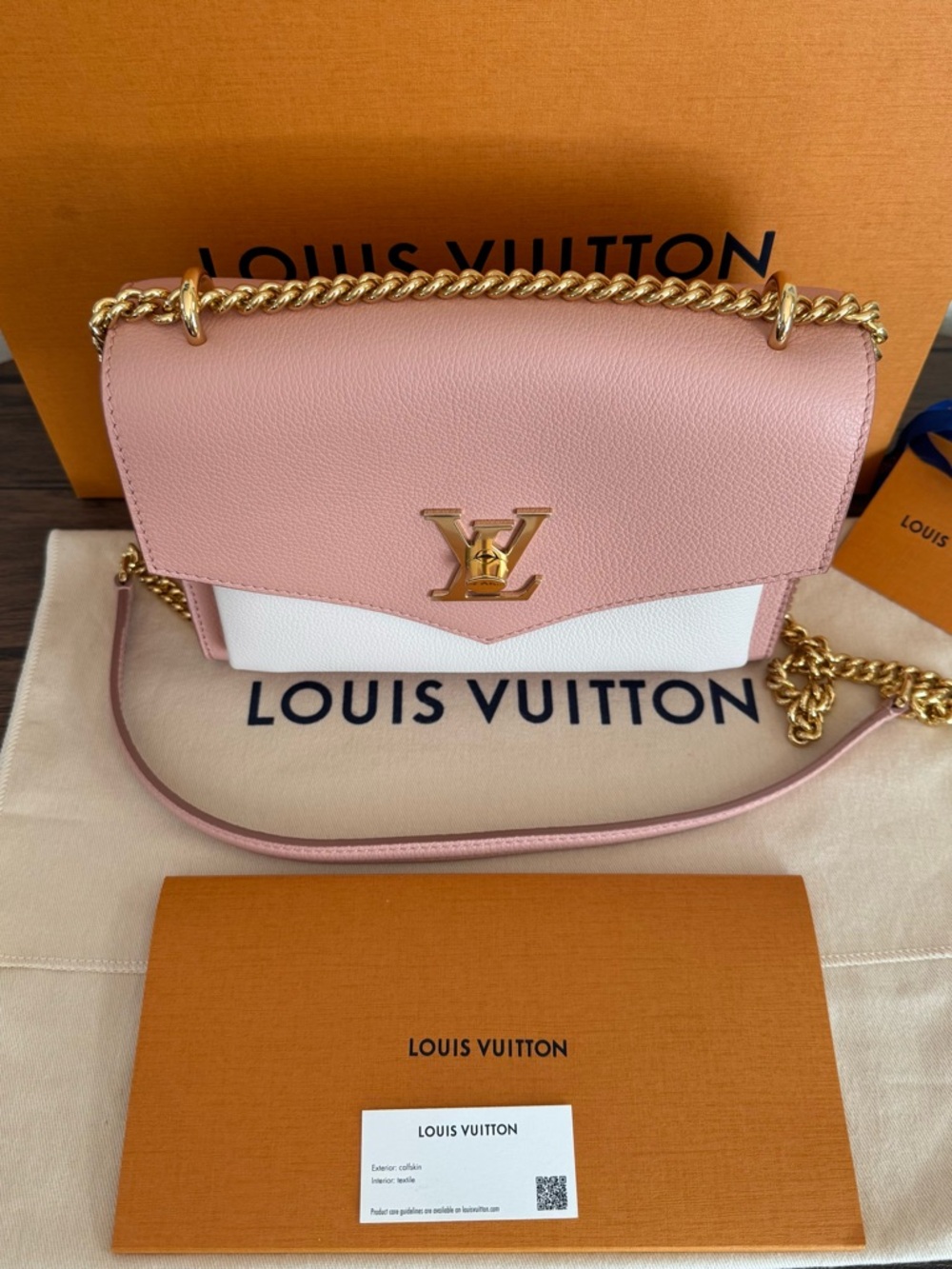 NEW LOUIS VUITTON MyLockMe Calfskin Leather Chain Bag in Cream/Rose Trianon - Picture 2 of 10